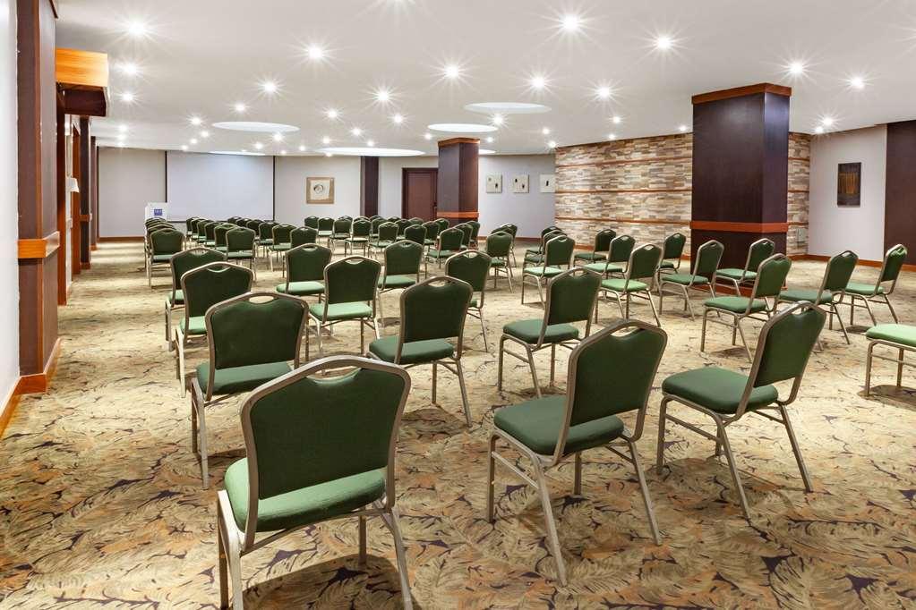 Hotel Tryp Guayaquil Facilidades foto